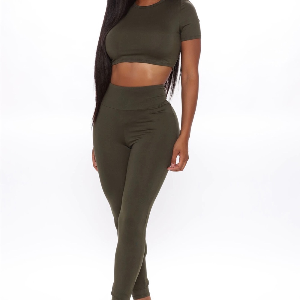 Fashion nova legging set